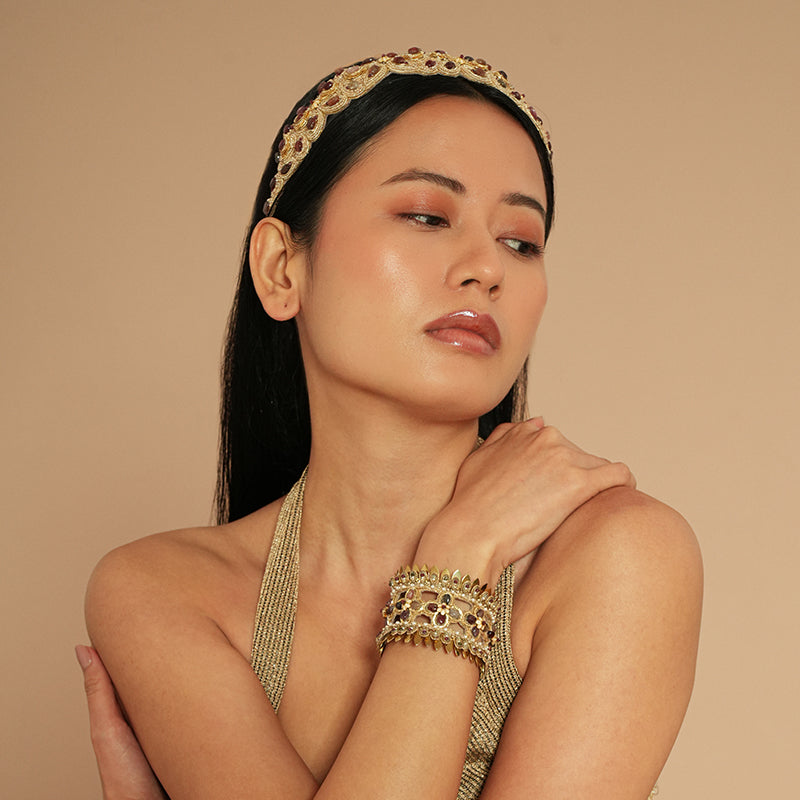 Model wearing Deepa Gurnani Jamat bracelet 