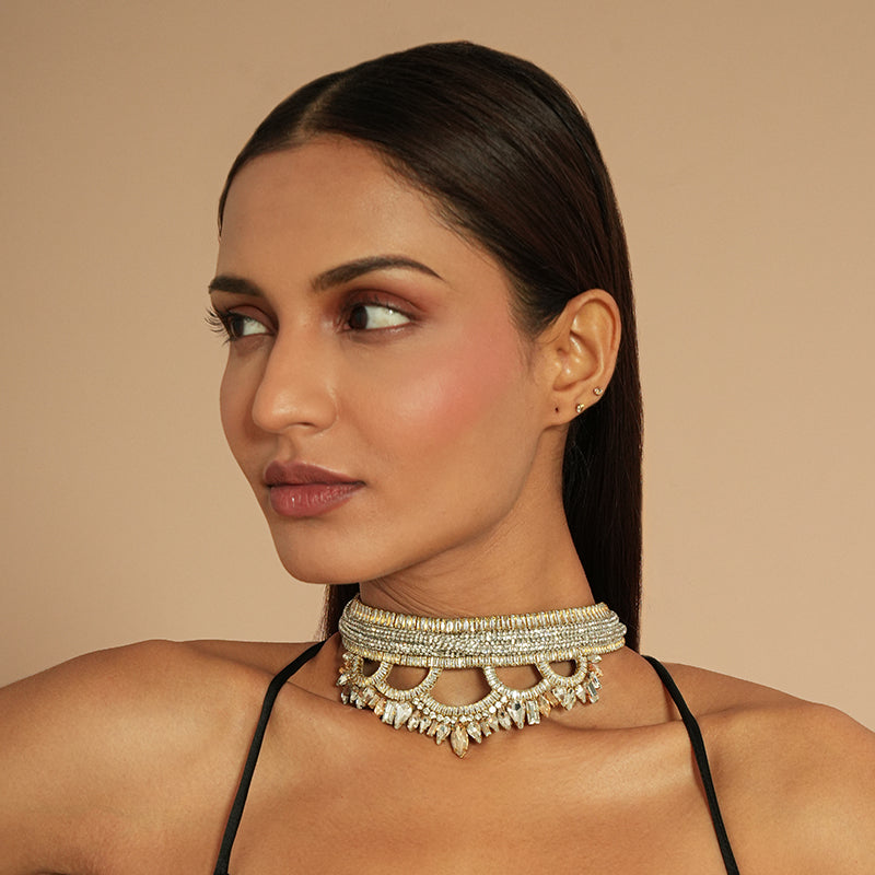 Model wearing Deepa Gurnani Pret Derinda Choker
