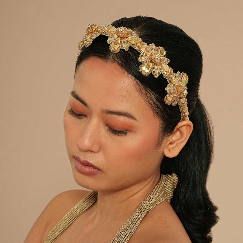 Model wearing Deepa Gurnani Gora headband 